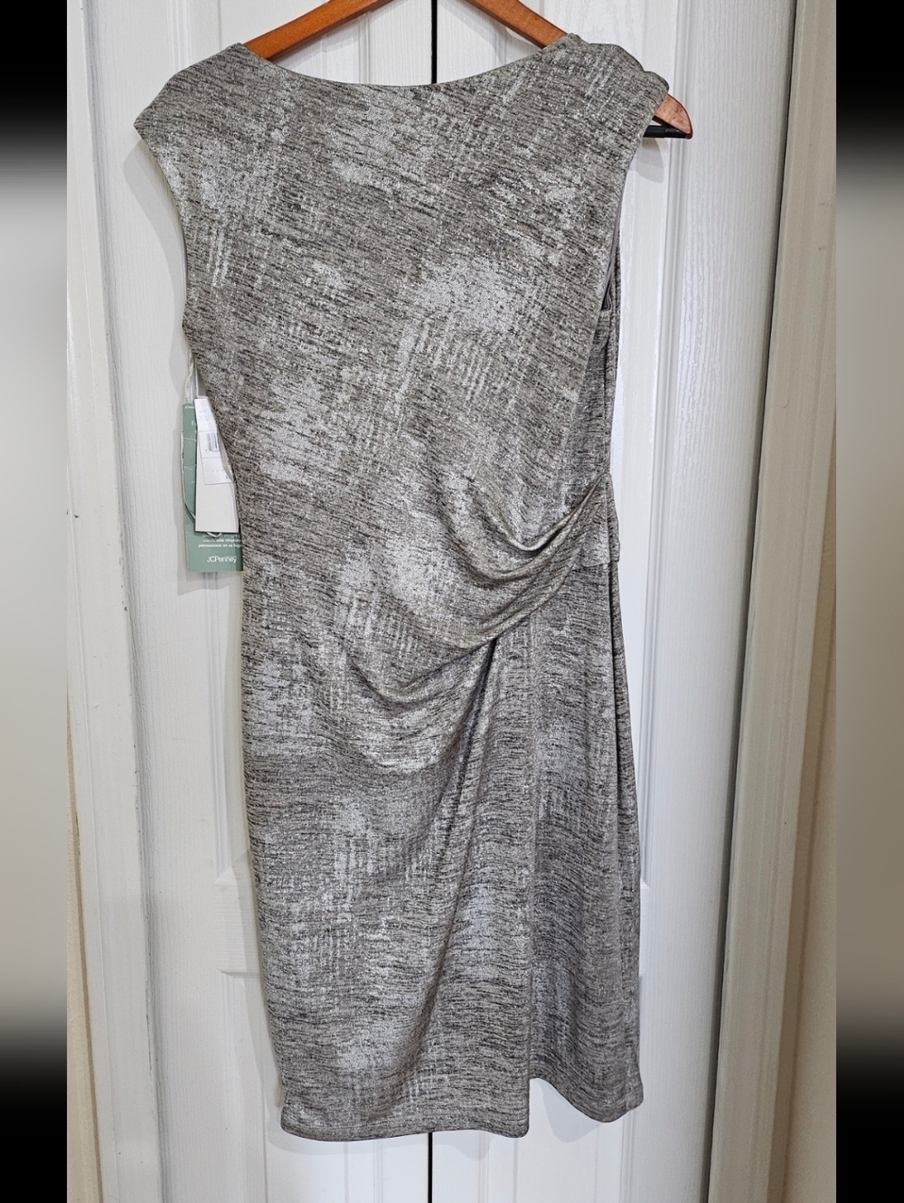 Scarlett Women’s Size 8 Silver Metallic Ruched Sheath Dress Sleeveless Cowl Neck - Picture 5 of 10